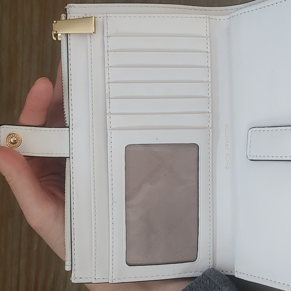 Michael Kors wristlet - Picture 6 of 6